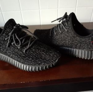 Shoes: YEEZY BOOST 350 "Pirate Black"